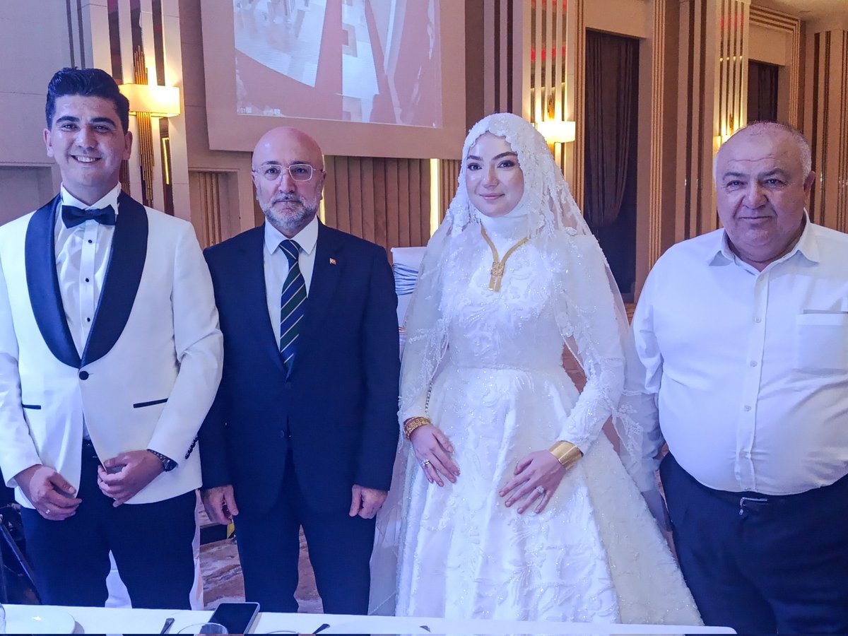 Afyon'da Siyasi ve İş Dünyasından İsimler Bir Düğünde Buluştu