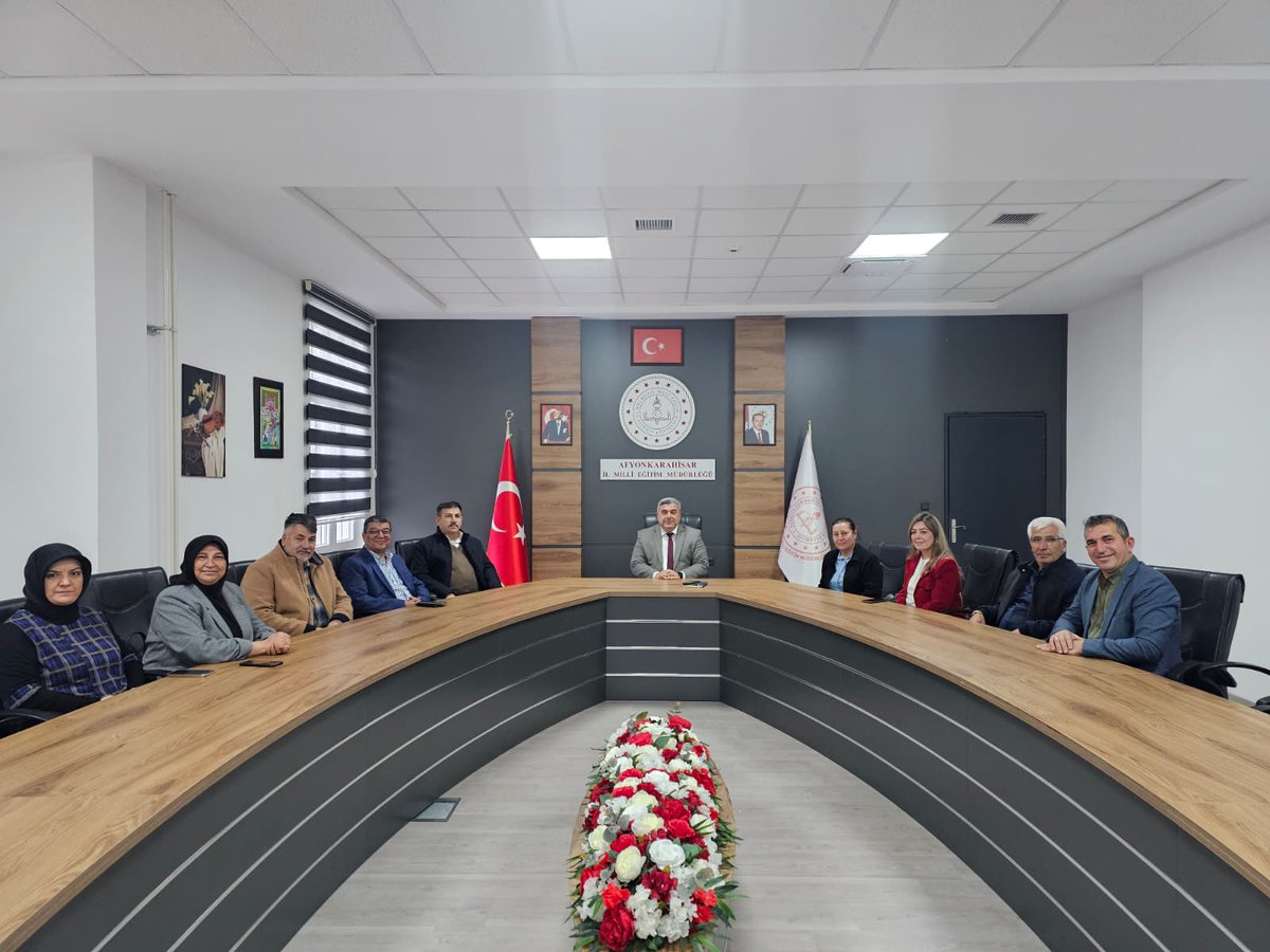 Afyonkarahisar Muhtarları Dayanışma Derneği'nden İl Milli Eğitim Müdürü'ne Ziyaret