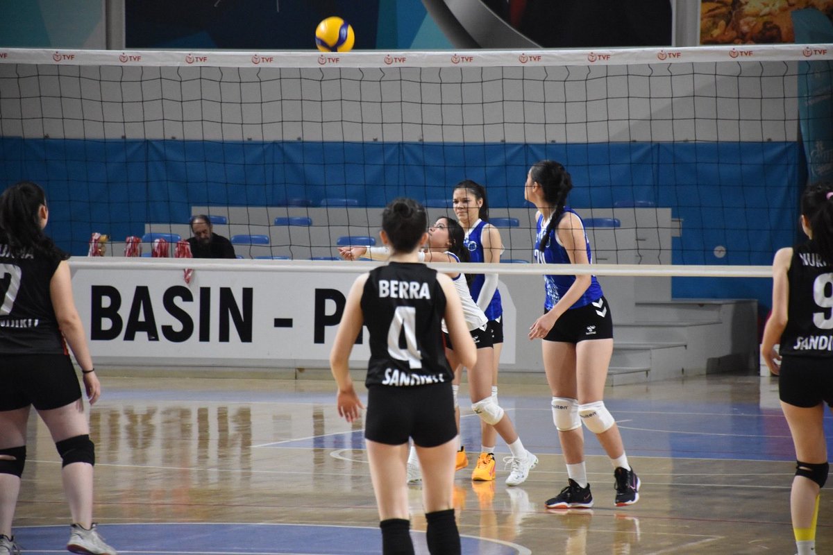 Afyonkarahisar'da Voleybol Genç Kızlar İl Birinciliği Sonuçlandı