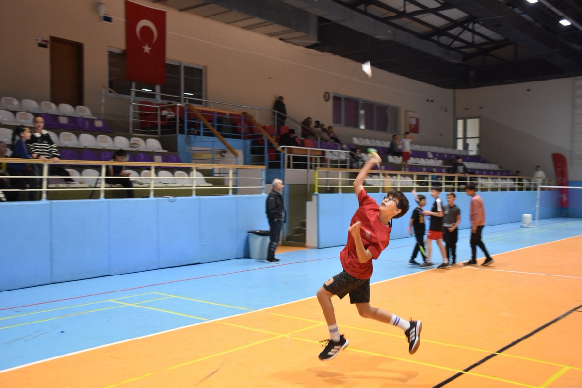 Afyonkarahisar'da 15 Yaş Altı Badminton Şampiyonları Belli Oldu