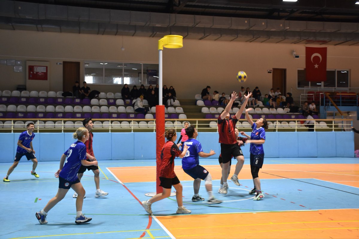 Afyonkarahisar'da Gençler ve Yıldızlar Korfbol Müsabakaları Başladı