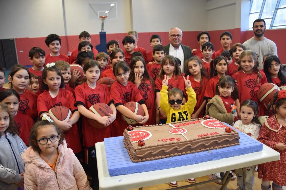 Afyon'da Minik Basketbolcular İlk Formalarıyla Tanıştı