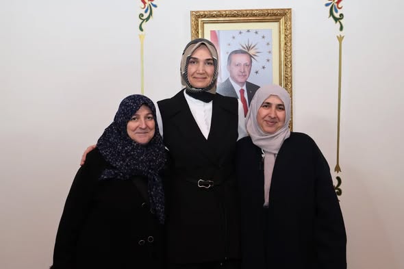 Afyonkarahisar Valisi Güran Yiğitbaşı, Fransa'daki Hemşehrilerini Ziyaret Etti