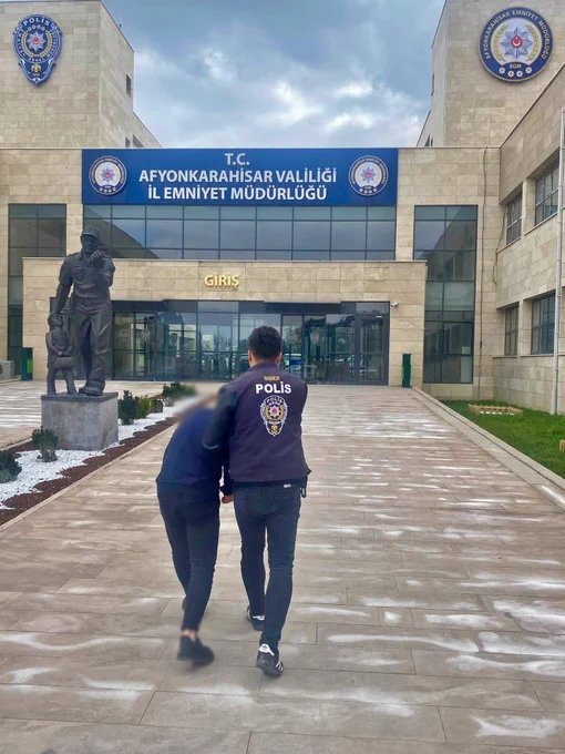 Afyonkarahisar Emniyet Müdürlüğü Bilişim Yoluyla Hırsızlık Suçlusunu Yakaladı