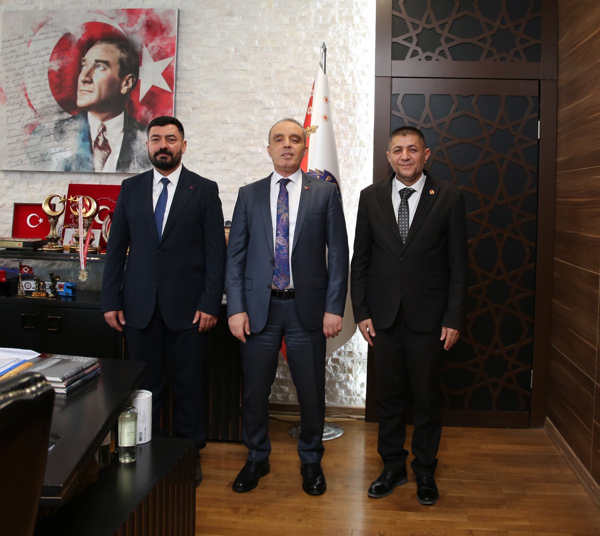Afyonkarahisar Emniyet Müdürü Ahmet Birtan Erol, Gazeteci Dernek Başkanlarını Makamında Ağırladı