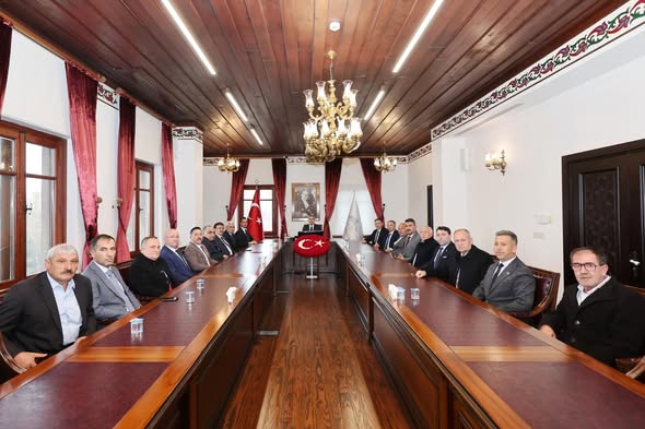 Vali Aktaş, Sinanpaşa'dan Hakime Kadar Geniş Bir Temsilci Heyetini Kabul Etti