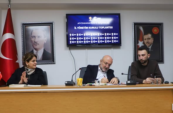 AK Parti Afyonkarahisar İl Başkanı Şahin Başkanlığında Kritik Toplantı: Yeni Dönem Stratejileri Belirlendi