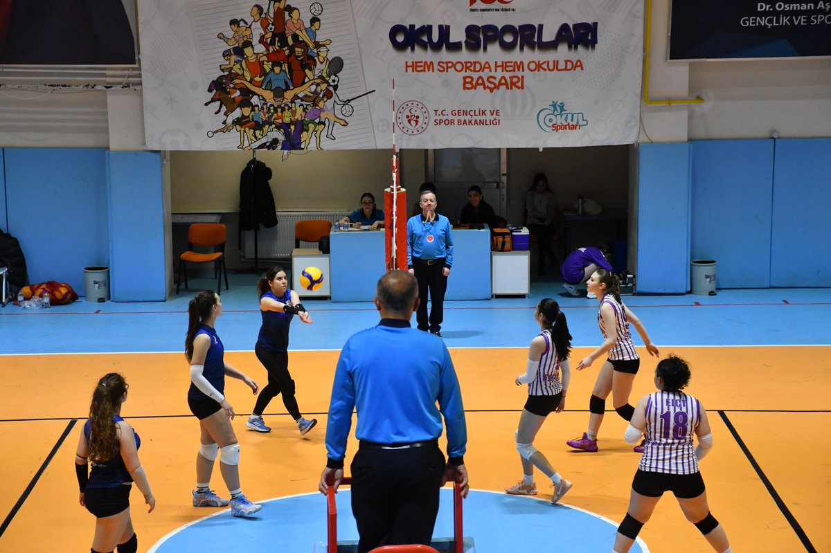 Afyonkarahisar Yıldız Kızlar Voleybol Turnuvası Tamamlandı: Belediye Yüntaş Şampiyon