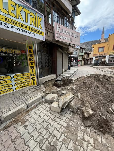 AK Parti'den CHP'li Belediyeye Basın Özgürlüğü Eleştirisi