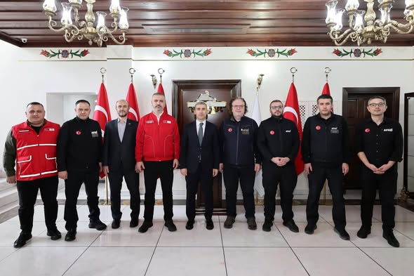Afyonkarahisar Valisi Dr. Naci Aktaş, AFAD ve Kızılay Yetkililerini Ağırladı