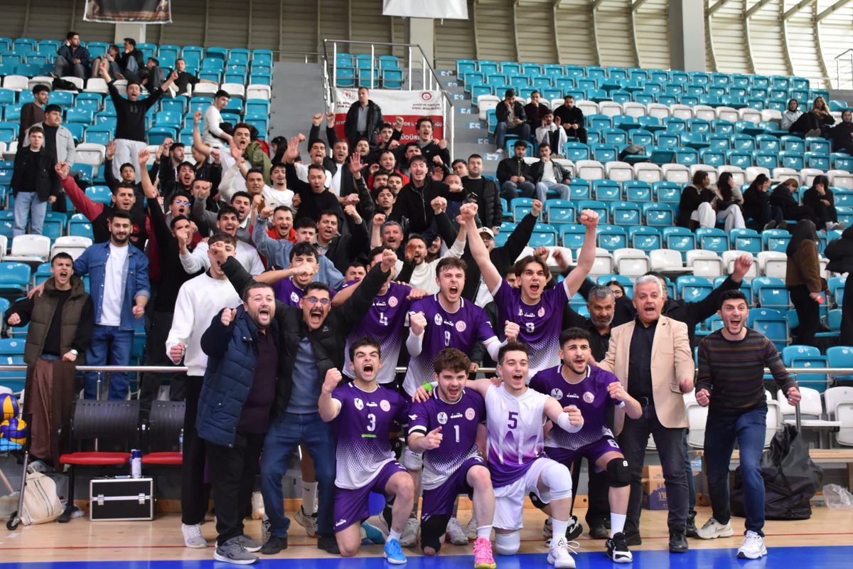Afyonkarahisar YURTLİG Voleybol'da Ege Grup Şampiyonu Oldu