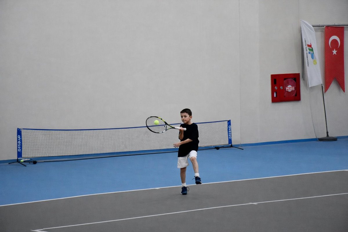 Afyonkarahisar'da 100 Sporculu Ulusal Tenis Turnuvası Sona Erdi