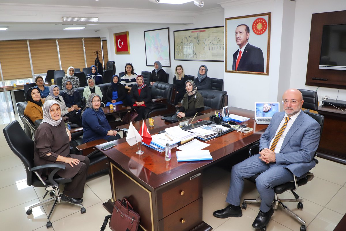 AK Parti Afyonkarahisar İl Başkanı Şahin, İlçe Kadın Kolları Başkanlarıyla Bir Araya Geldi