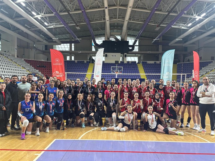 Afyonkarahisar'da Okul Sporları Voleybol Müsabakaları Coşkuyla Tamamlandı