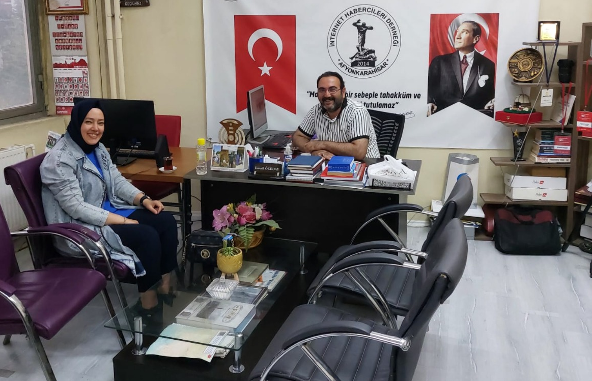 KADEM temsilcisi Huriye Akçay'dan Gazeteci İsmail Ögeday'a ziyaret