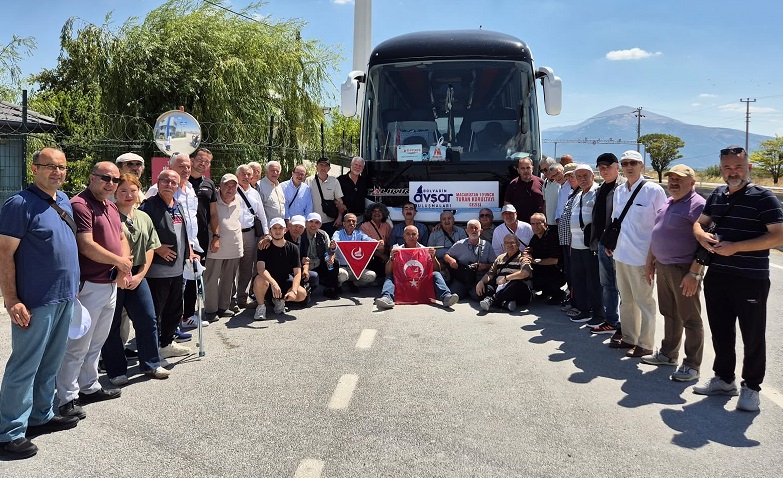 Bolvadin’den Macaristan’a Turan Yolculuğu: 29 Kişilik Kafile 10. Turan Kurultayı İçin Yola Çıktı