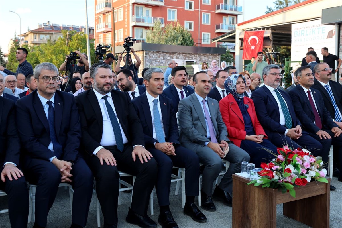 Sanayi ve Teknoloji Bakanı Mehmet Fatih Kacır Afyonkarahisar’daydı