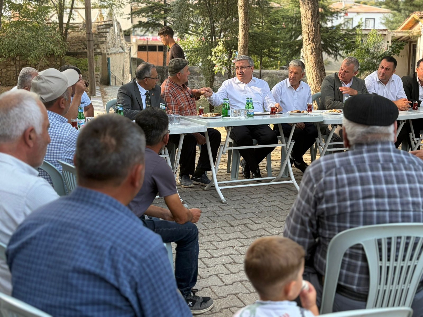 Yurdunuseven, Saha Çalışmalarını Aralıksız Sürdürüyor:   Köy Köy Gezerek Talepleri Yerinde Dinliyor